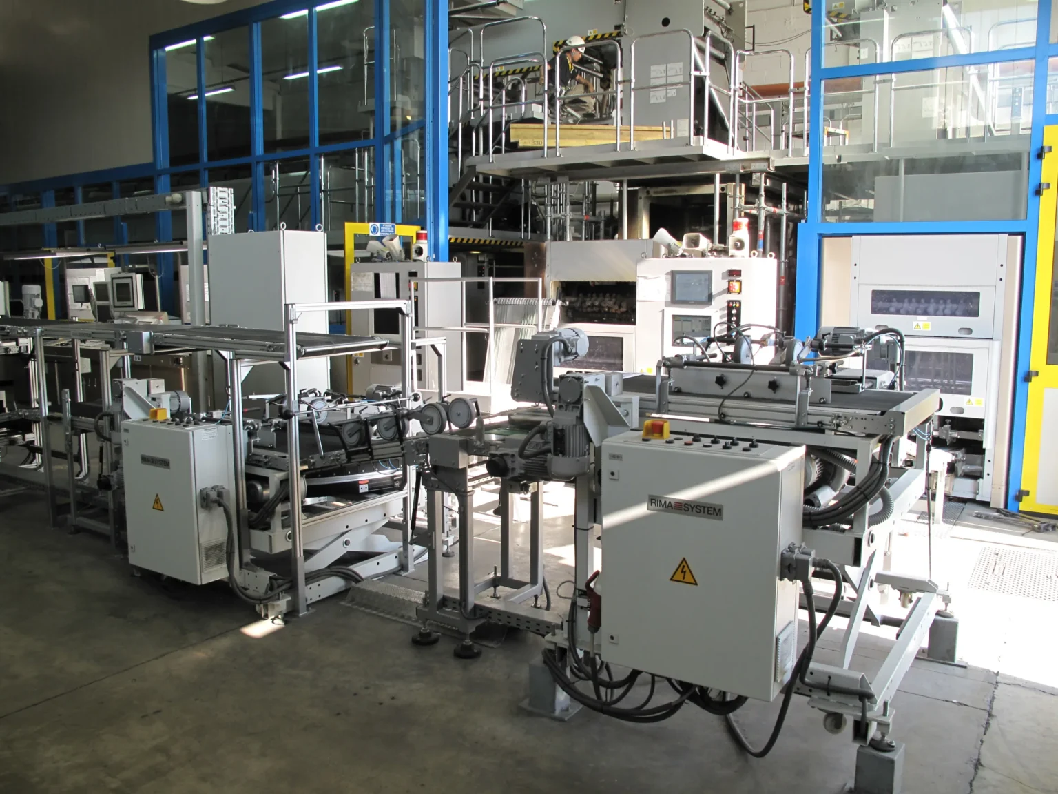 Linea di produzione industriale automatizzata